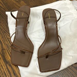 Brown Sandals (size 7)